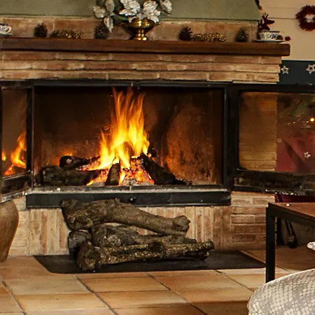 Rural Castillo De 3*