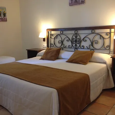 Rural Castillo De Hotell Biar