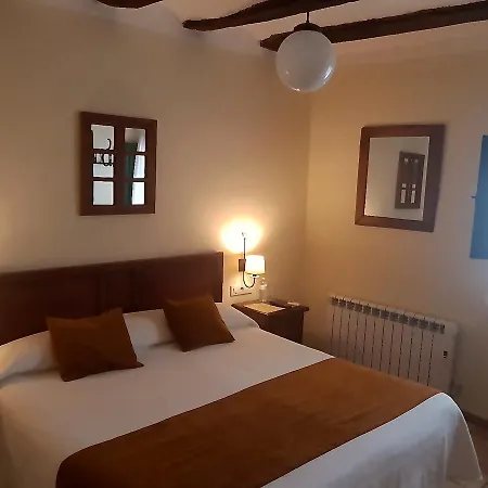 Rural Castillo De 3*