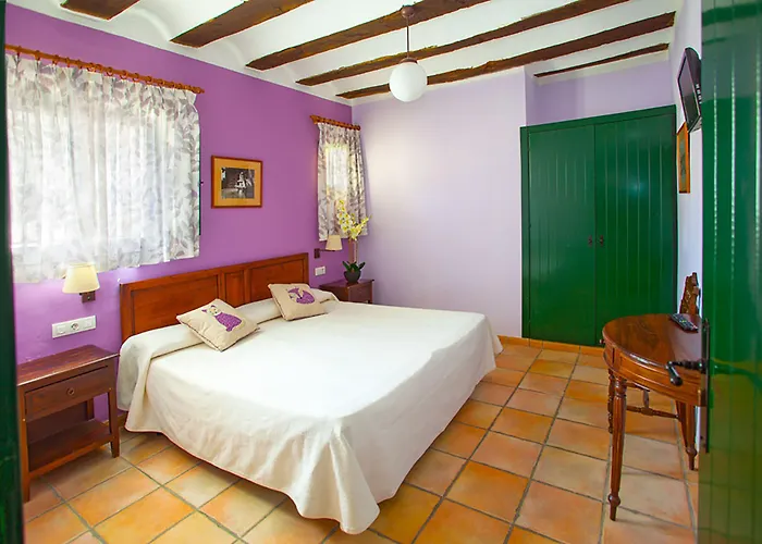 Rural Castillo De 3*