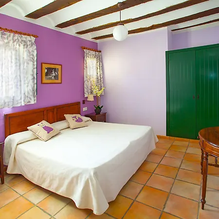 Rural Castillo De 3*