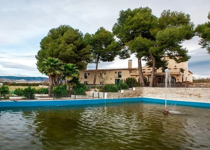 Rural Castillo De 3*